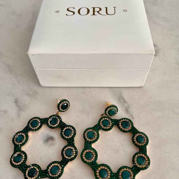 Gorgeous SORU Emerald Hoop Earrings - Picture 3 of 3